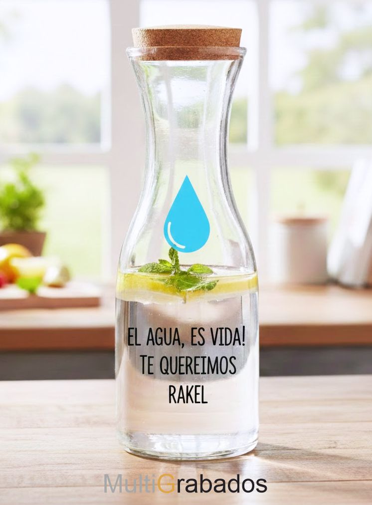 Botella de cristal transparente de 1 litro de línea nature con tapón de corcho natural, personalizada mediante grabado láser para agua o vino.