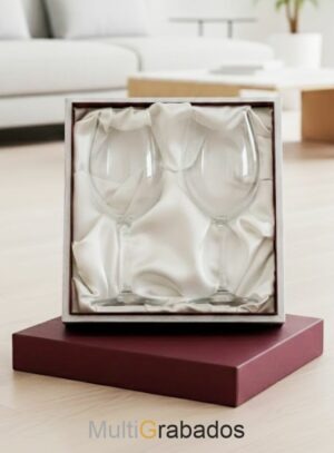 Estuche-con-dos-copas-de-vino-cristal-bohemia-grabado-laser