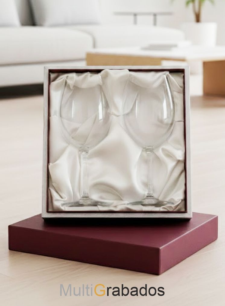 Estuche-con-dos-copas-de-vino-cristal-bohemia-grabado-laser